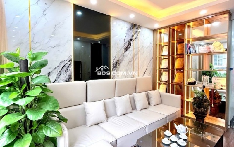  RẤT HIẾM - VỊ TRÍ ĐẸP - GẦN HỒ SÀI ĐỒNG - RA OTO TRÁNH 20M - TẶNG FULL NỘI THẤT 
