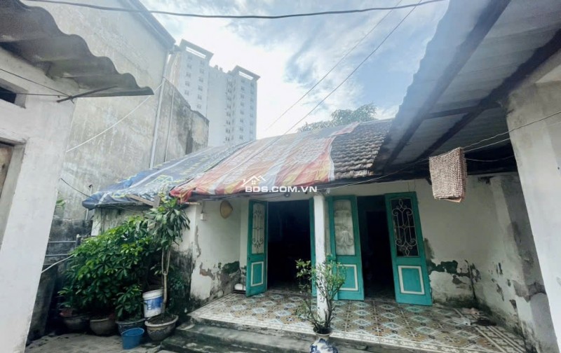 Hiếm! Đất Lạc Long Quân – 110m², ngõ thông thoáng, rộng, gần Hồ, an sinh đỉnh, giá 15 Tỷ.