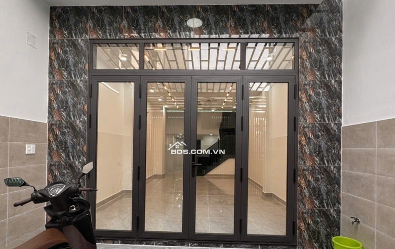 CHÍNH CHỦ CẦN BÁN NHÀ 1 TRỆT 3 LẦU CÓ BAN CÔNG, CÓ SÂN ĐỂ XE QUẬN BÌNH THẠNH