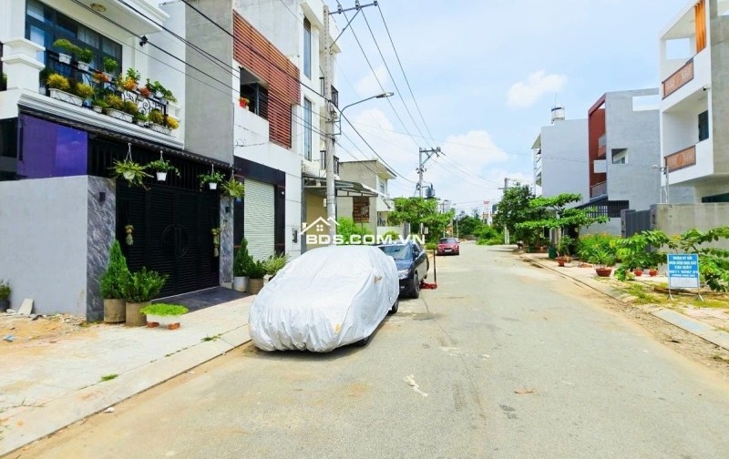 Bán đất thổ cư Đường Long Thuận, Phường Long Phước, TP HCM, DT 59m2, 4 x14.7m, SHR, 3.35 tỷ.