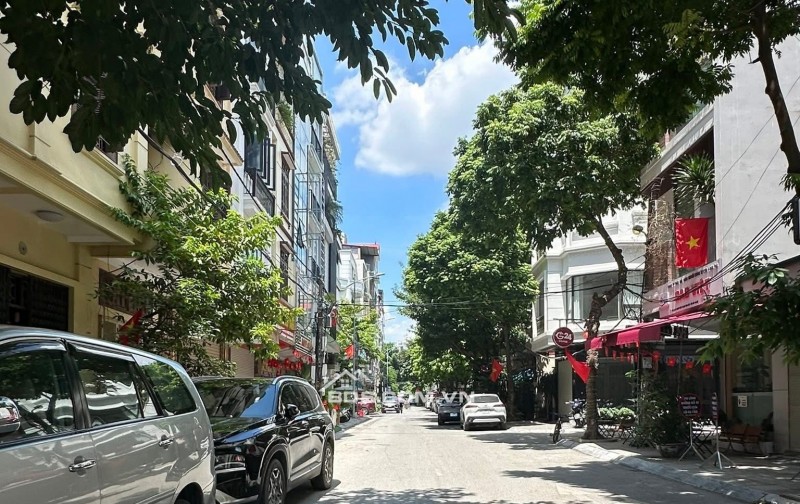 Ôtô tránh Phạm Tuấn Tài (Hoàng Quốc Việt) 58m/5Tầng/MT 5m 32 Tỷ, Ngõ To Hơn Phố