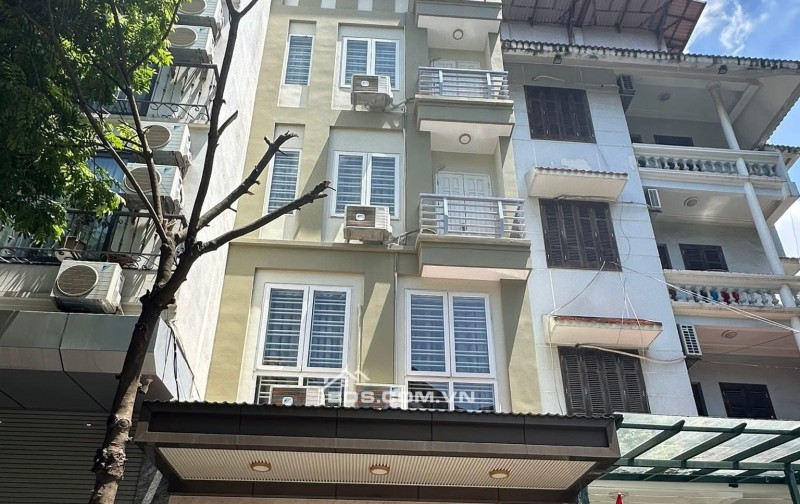 Ôtô tránh Phạm Tuấn Tài (Hoàng Quốc Việt) 58m/5Tầng/MT 5m 32 Tỷ, Ngõ To Hơn Phố
