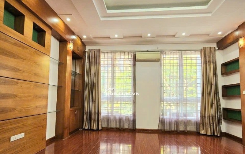 Ôtô tránh Phạm Tuấn Tài (Hoàng Quốc Việt) 58m/5Tầng/MT 5m 32 Tỷ, Ngõ To Hơn Phố