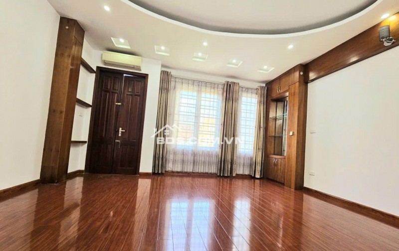 Ôtô tránh Phạm Tuấn Tài (Hoàng Quốc Việt) 58m/5Tầng/MT 5m 32 Tỷ, Ngõ To Hơn Phố