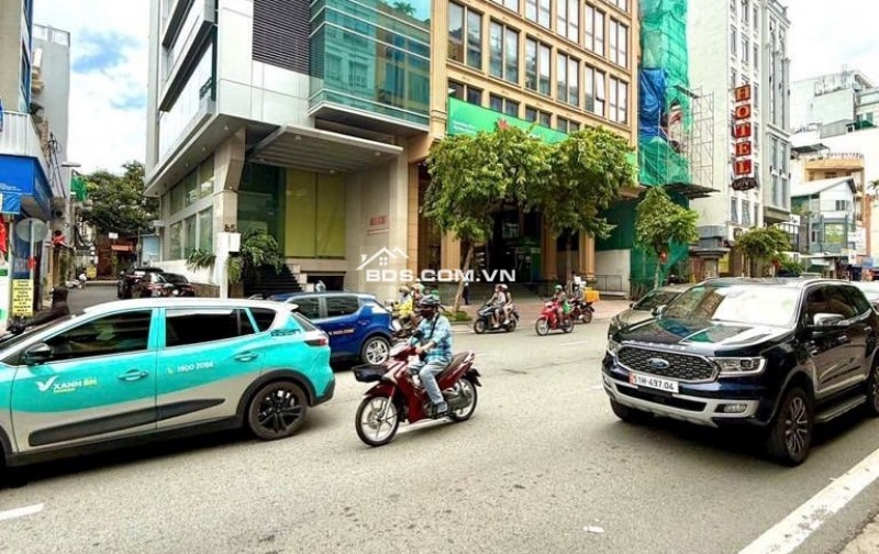  NHÀ BẠCH ĐẰNG TÂN BÌNH - KHU VIP SÂN BAY TSN - LÔ GÓC 3 MẶT TIỀN - Diện tích lớn phù hợp mọi mục đích sử dụng