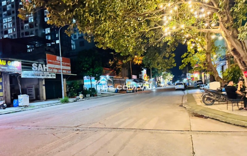 NHÀ 5 TẦNG – 25 PHÒNG – TRUNG TÂM DĨ AN
