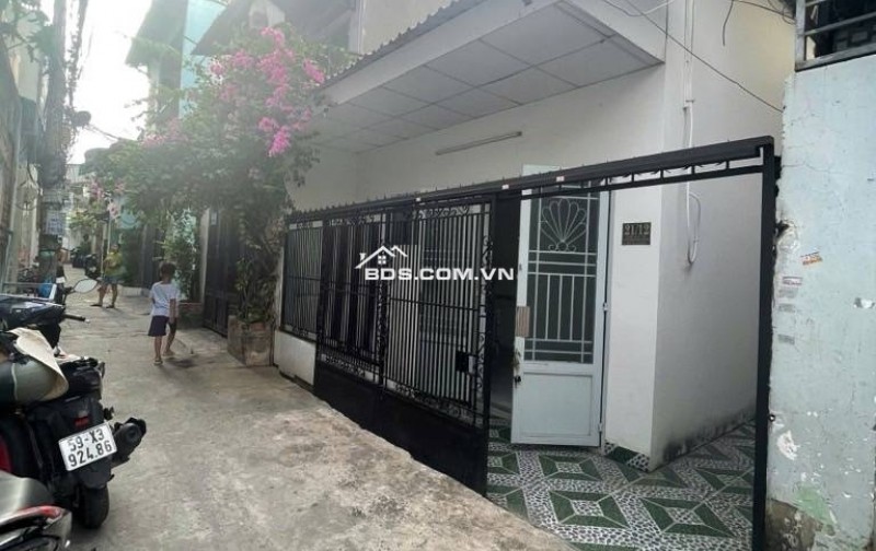 Nhà ngay chợ Hiệp Bình dt 5x12 trệt lầu giá có hơn 4 tỷ