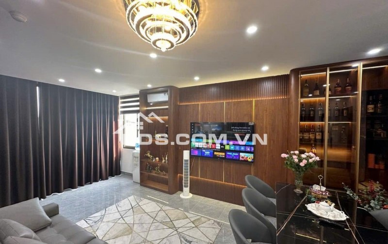 NHÀ ĐẸP Ở NGAY, 20M RA Ô TÔ, 7 TẦNG THANG MÁY-NGÕ RỘNG.
