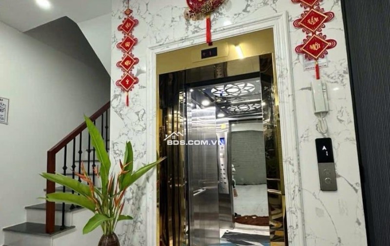 NHÀ ĐẸP Ở NGAY, 20M RA Ô TÔ, 7 TẦNG THANG MÁY-NGÕ RỘNG.