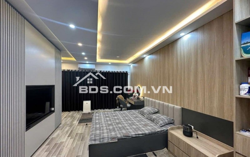 NHÀ ĐẸP Ở NGAY, 20M RA Ô TÔ, 7 TẦNG THANG MÁY-NGÕ RỘNG.