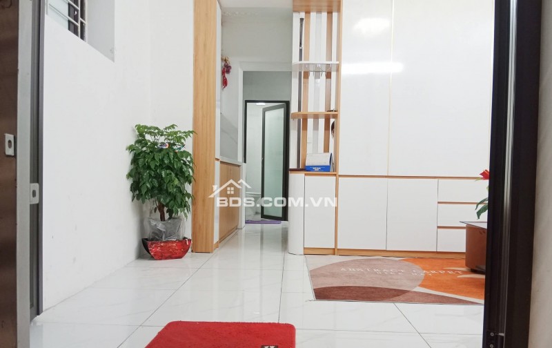 Nhà Đẹp Ở Luôn Tôn Đức Thắng, Đống Đa 40m, tầng 1, giá 2,88 tỷ