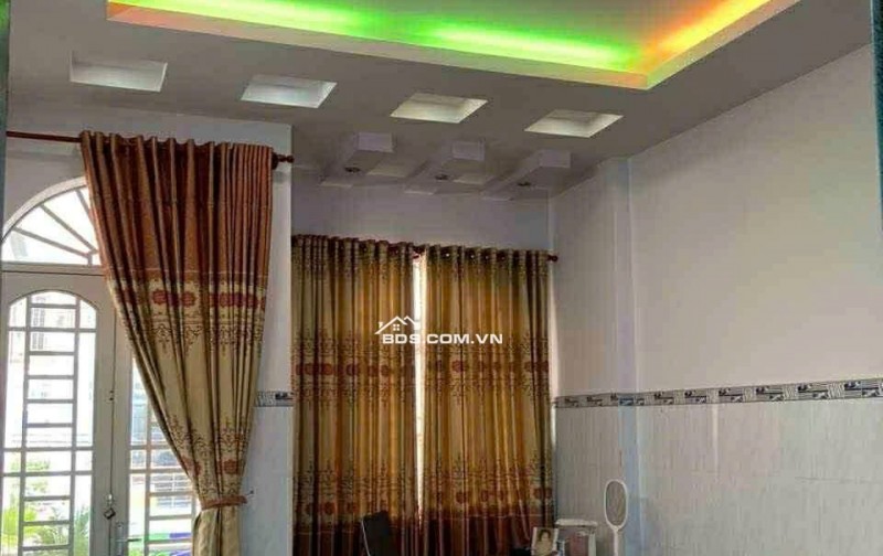 Biệt thự phố 8x17m 3tầng 6PN hẻm xe hơi Trưng Vương 3, Hóc Môn