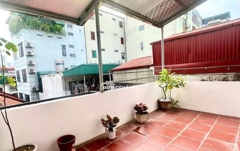 Bán Nhà Tôn Thất Tùng, Đống Đa - Hàng Xóm Đại Học Y- Gần  Phố - Ở Ngay - 50m, 5 Tầng - Nhỉnh 8 Tỷ.
