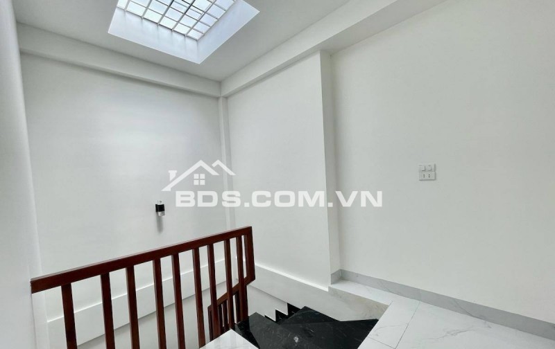 Nhà Khương Trung - Phân Lô - Oto 5 Tạ Đỗ Cửa - Ngõ Thông