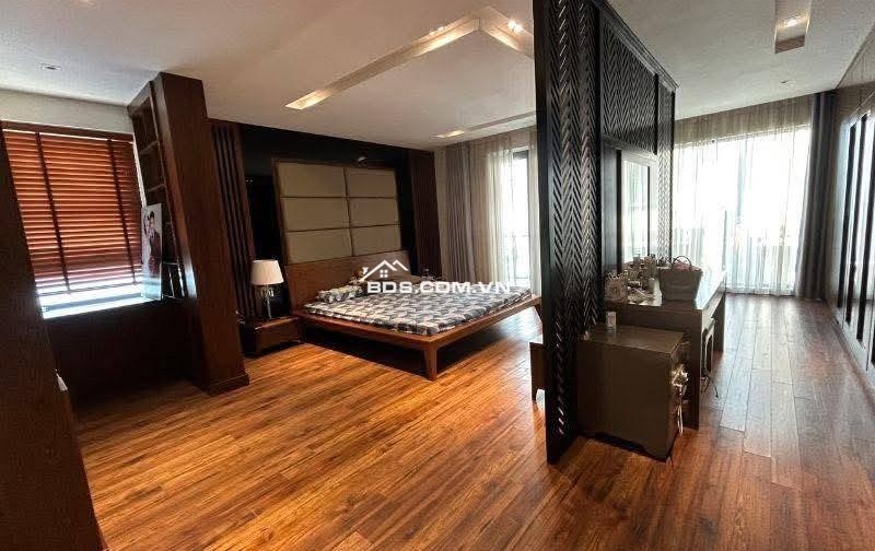 Nhà Đẹp Ô TÔ Vào Nhà, Đường Láng 121m, 5 tầng, mt 7.5m, giá 44 tỷ.