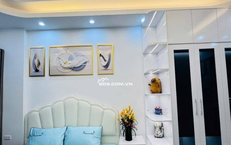 Nhà Đẹp Gần Đường Ô Tô,  Dốc Thọ Lão 25/27m, 4  tầng,  mt 4m, giá 8.3 tỷ.