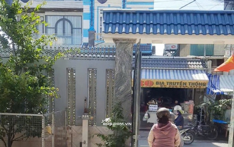 Cần bán gấp nhà đẹp 12tỷ8 quận Bình Tân, 8x22m, sổ đỏ chính chủ, liên hệ gặp anh Dũng