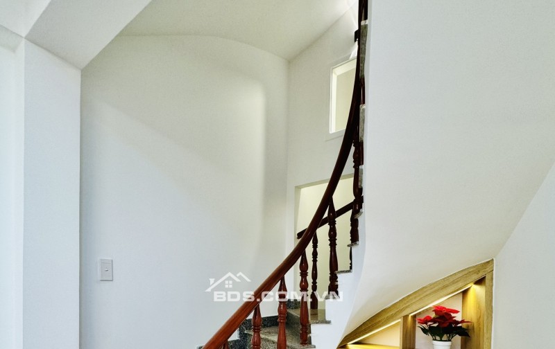 KẸT TIỀN CHỦ GIẢM NGAY 500 TRIỆU BÁN NHANH CĂN NHÀ PHỐ ĐƯỜNG HOÀNG HOA THÁM - PHƯỜNG 5 - QUẬN PHÚ NHUẬN