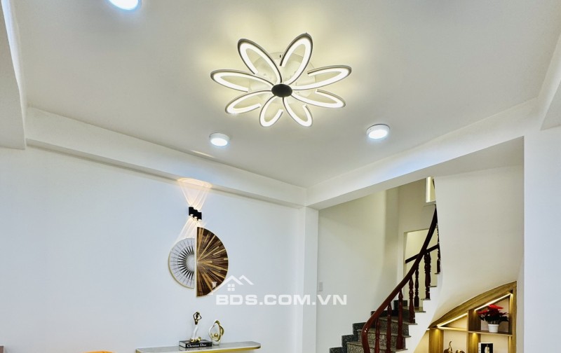 KẸT TIỀN CHỦ GIẢM NGAY 500 TRIỆU BÁN NHANH CĂN NHÀ PHỐ ĐƯỜNG HOÀNG HOA THÁM - PHƯỜNG 5 - QUẬN PHÚ NHUẬN