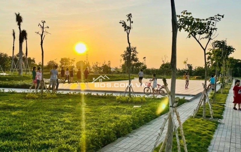 Vạn Phát Velora Đông Cần Thơ (toạ lạc 165 Võ Văn Kiệt, P. Sóc Trăng, TP. Cần Thơ)