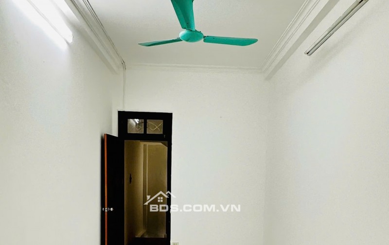 Bán nhà đẹp mặt ngõ thông kinh doanh phố Nguyên Hồng 33m2 4tầng nhỉnh 7 tỷ Ba Đình