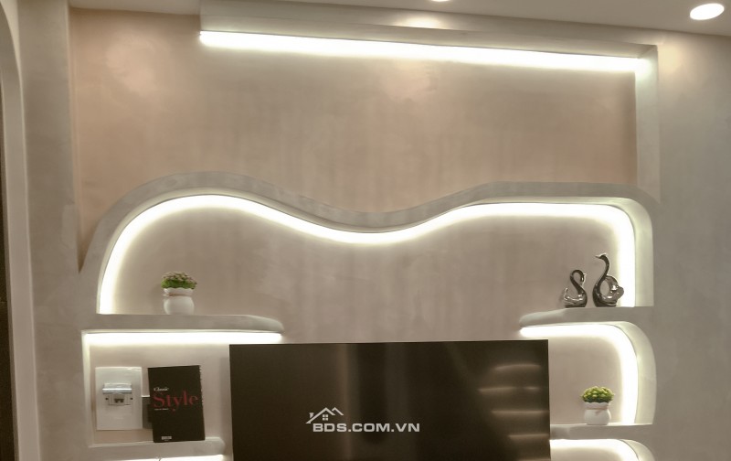 Nhà phố thiết kế hiện đại – sang trọng, phong cách tối giản 1 trệt 1 lầu 3 phòng ngủ gần Phan Xích Long 6.8 tỷ