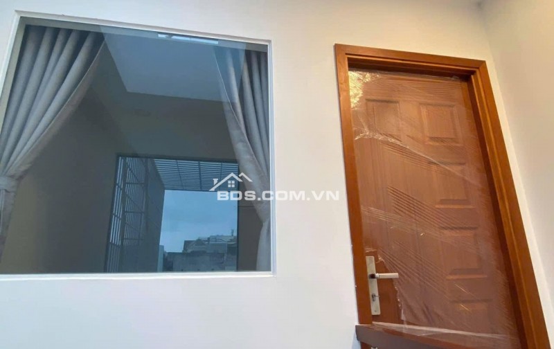 Cho thuê phòng trong nhà nguyên căn ngay Ngã tư hàng xanh