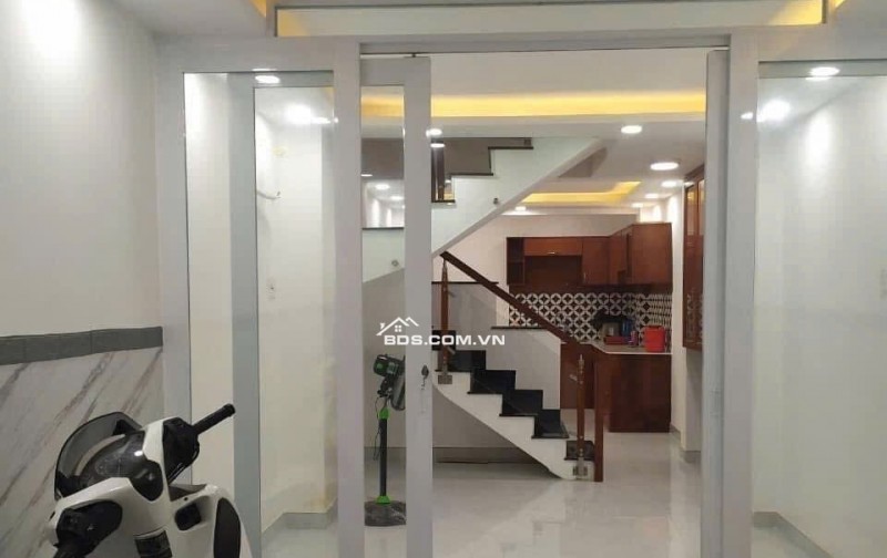 Cho thuê phòng trong nhà nguyên căn ngay Ngã tư hàng xanh