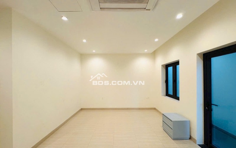 Bán nhà mặt đường tại đằng hải, dt :143m , 4 tầng thang máy giá hơn 9 ty