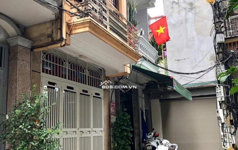 Kim ngưu phân lô ô tô đỗ cửa vào nhà, cách 1 nhà ra mặt phố, xây toà nhà văn phòng dịch vụ