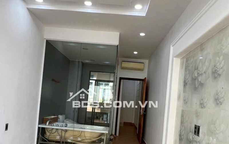 BAN NHA - HXH- Q3 - 36M2 - 5 TẦNG - THANG MÁY XỊN