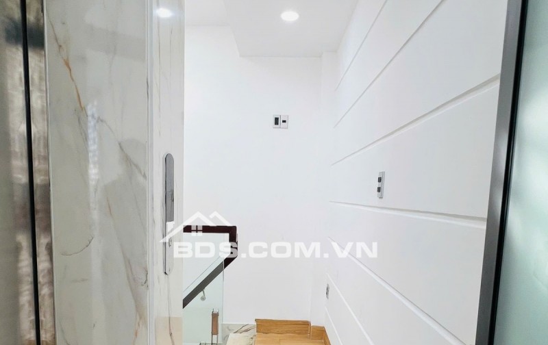 BAN NHA - HXH- Q3 - 36M2 - 5 TẦNG - THANG MÁY XỊN