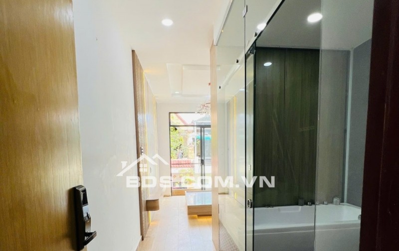 BAN NHA - HXH- Q3 - 36M2 - 5 TẦNG - THANG MÁY XỊN