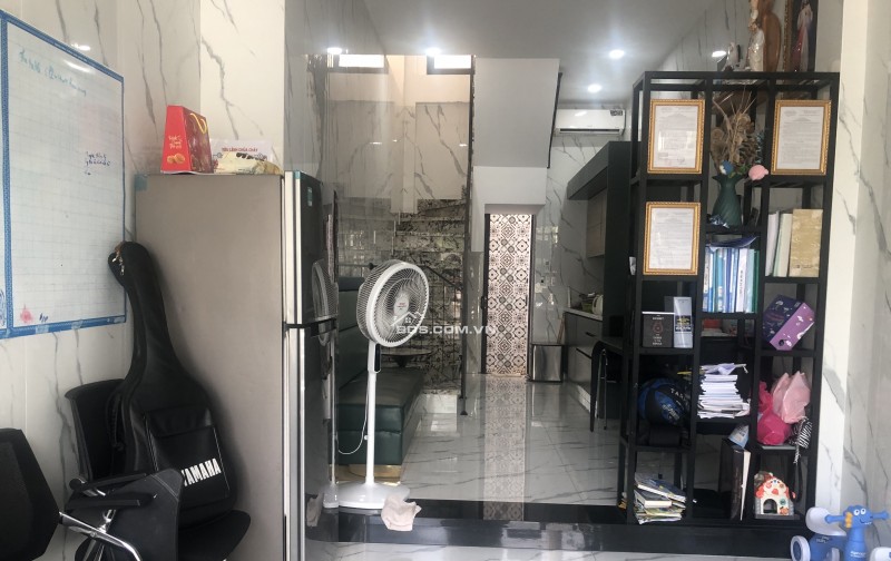 CHO THUÊ NGUYÊN CĂN MẶT TIỀN TRƯỜNG SA MỚI TINH - 5 TẦNG -