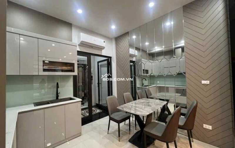 BỒ ĐỀ -HỒNG TIẾN 53M-X5 TẦNG-THANG MÁY -FULL NỘI THẤT-Ô TÔ VÀO TẬN CỬA