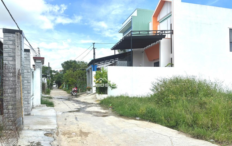 chính chủ gửi bán đất Điện Nam Trung 100m2 sát trục chính