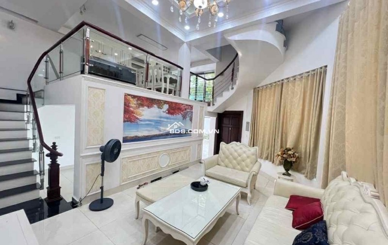 BIỆT THỰ THẠCH BÀN48m2 x5 TẦNG-LÔ GÓC-VỈA HÈ-GARA Ô TÔ-HỒ ĐIỀU HOÀ-FULL NỘI THẤT GIÁ HỢP LÝ