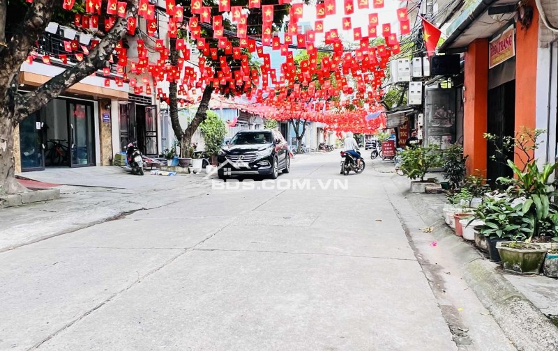 bán nhà Cổ Linh, 140m, mặt tiền 6.2m, nở hậu, đường rộng 10m, 3 ôtô tránh nhau