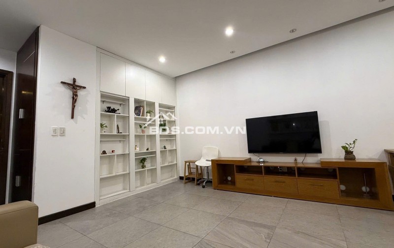 Chung cư Satra Eximland, Phú Nhuận: 3p ngủ, 2wc, NTCB, 22tr/th, 145m2.