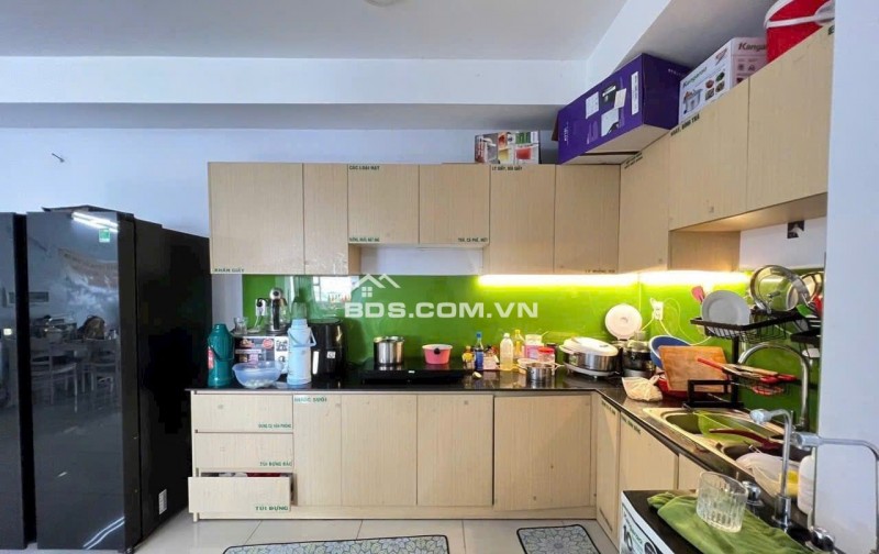 Cho thuê chung cư Phúc Yên 2, Tân Bình, 137m2, 3pn, 2wc, NT, 12tr/th