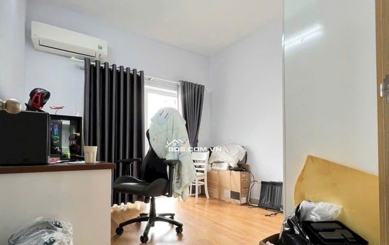 Cho thuê chung cư Phúc Yên 2, Tân Bình, 137m2, 3pn, 2wc, NT, 12tr/th
