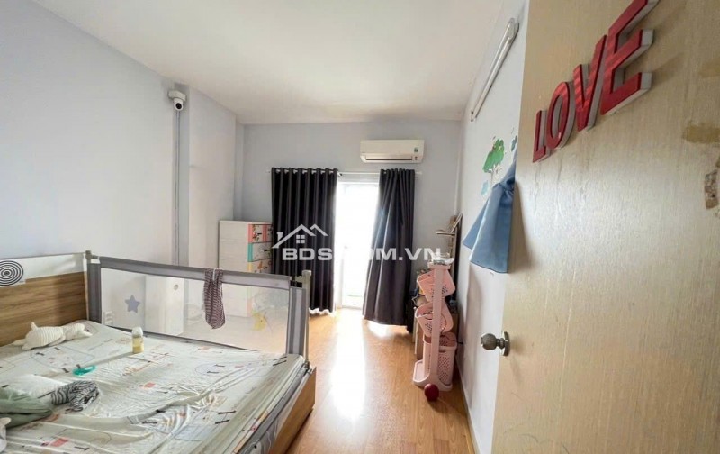 Cho thuê chung cư Phúc Yên 2, Tân Bình, 137m2, 3pn, 2wc, NT, 12tr/th