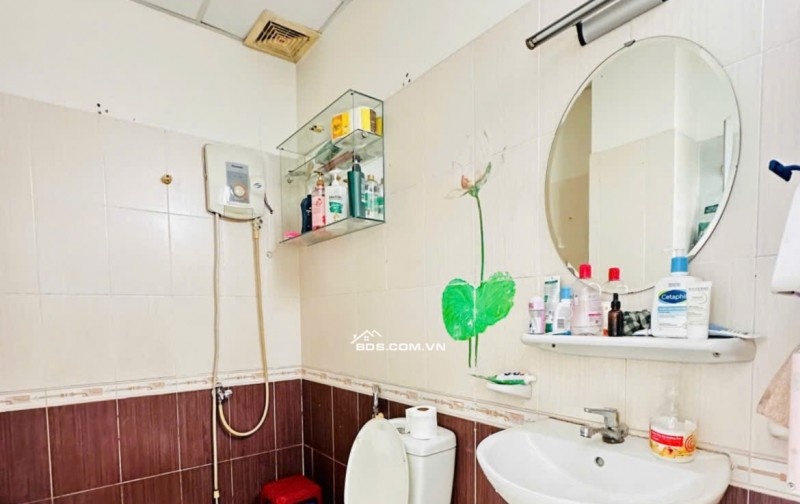Chung cư Đặng văn Ngữ, PN: 80m2, 2p ngủ, Tolet NT, 12tr/tháng.
