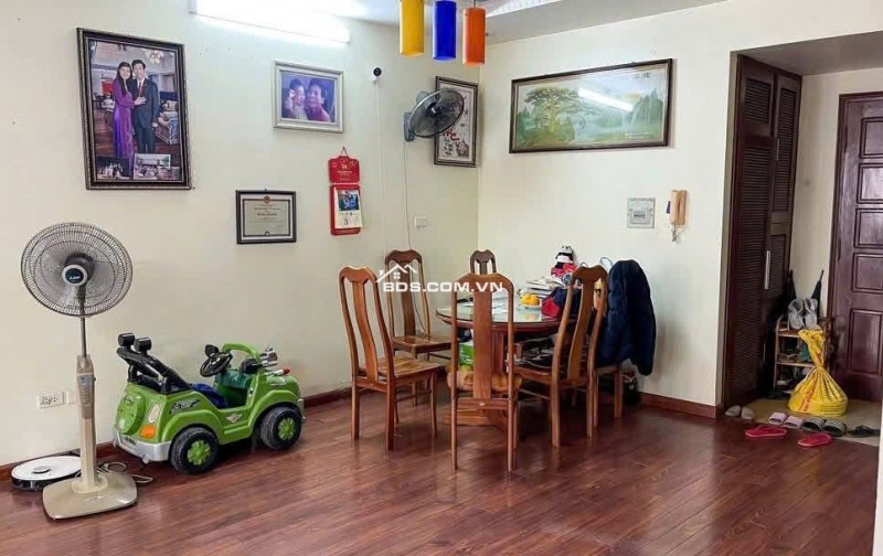 Chung cư Phú Thạnh ,Nguyễn Sơn, TP: 110m2, 3p ngủ, 2TL, Góc, 10.5tr/th.