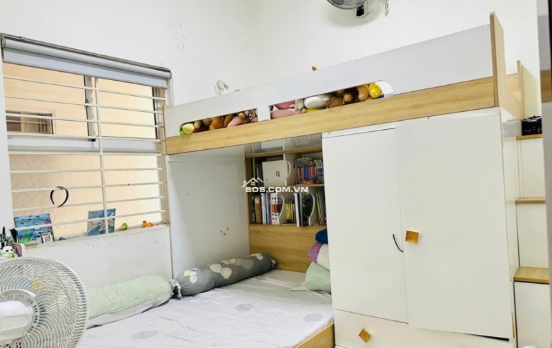 Chung cư Đặng văn Ngữ, PN: 80m2, 2p ngủ, Tolet NT, 12tr/tháng.