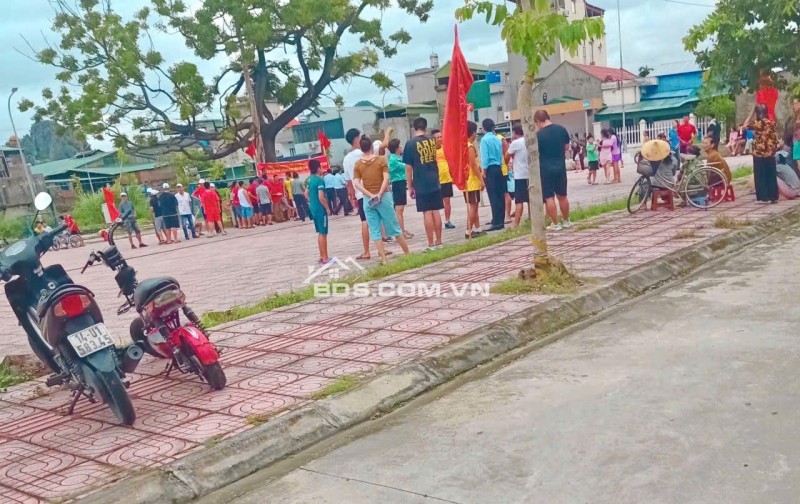 gia đình tôi trước đây xây ngôi nhà để an cư lâu dài nay tôi cần bán ạ