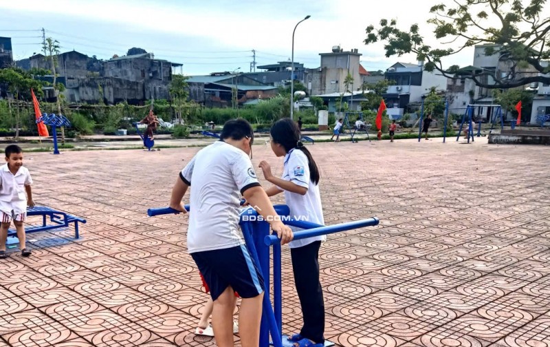 Bán gấp nhà 2 tầng kiên cố – ô tô đỗ cửa