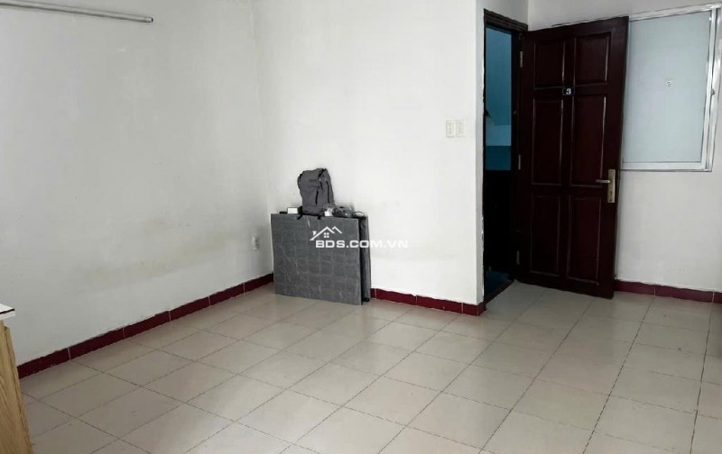 Nhà Âu Cơ 4x16 KC 5T, ngay trường Đại Học, thu nhập 32tr/tháng