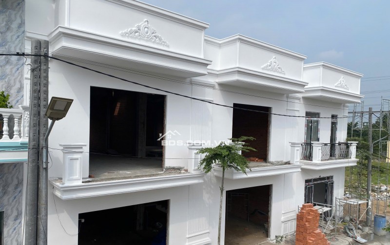 Nhà 1 trệt 1 lầu DTSD:154m2 Thị trấn Tân Hiêp,chủ quyền đầy đủ