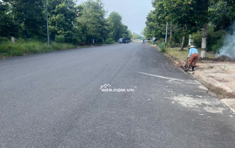 Mt Đào Sư Tích 720m2 ( 300m2 ) thổ cư giá 40 tỷ